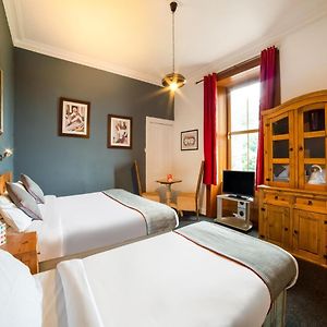 Oyo The Hillside Hotel